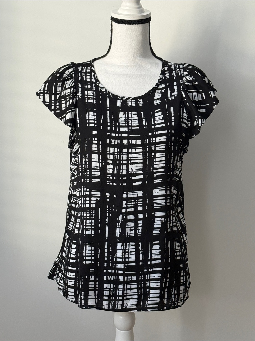 Worthington Black & White Printed Flutter Sleeve Women's Blouse, Size Medium